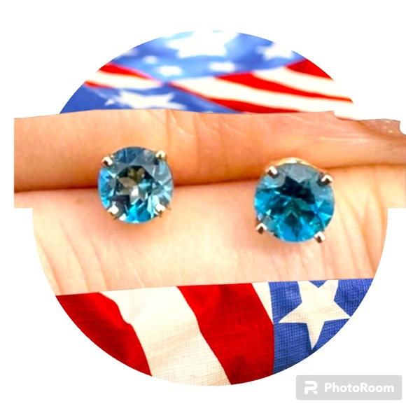 14 karat Gold Tanzanite earrings - Picture 1 of 9